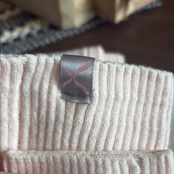 Capezio Knitwear Light Pink Leg Warmer NWOT FIRM! - Picture 2 of 3
